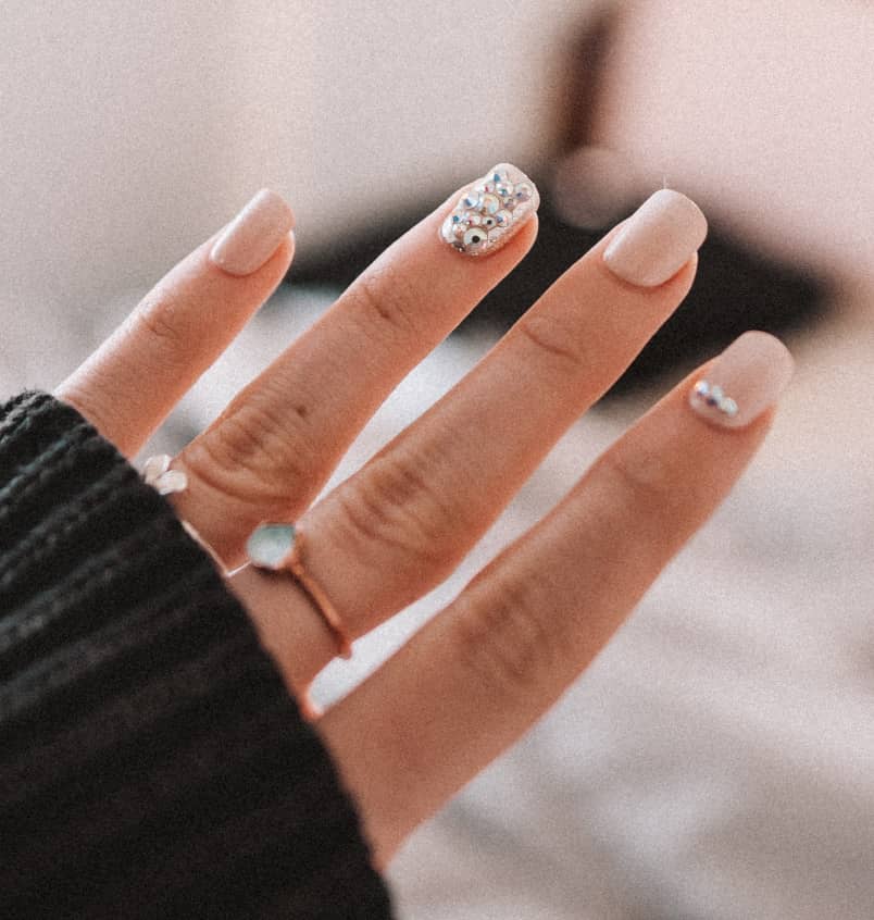 show beautiful manicure