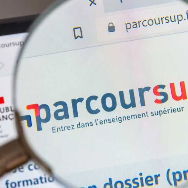 zoom sur un ecran d'ordinateur, sur la page internet "parcourssup"