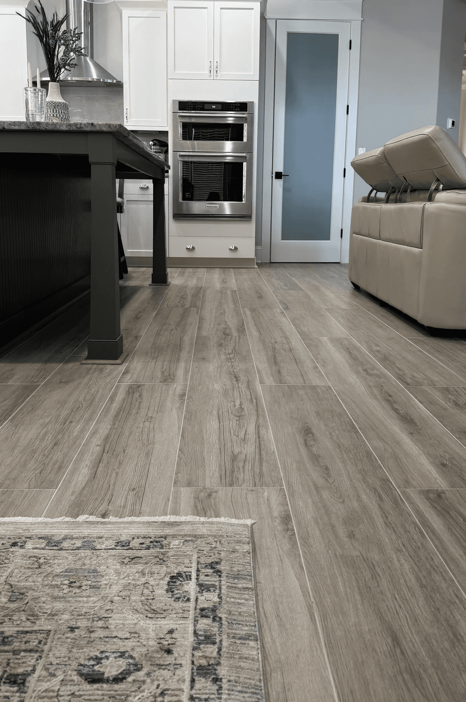 Kitchen tile floor