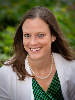 liz cousineau headshot