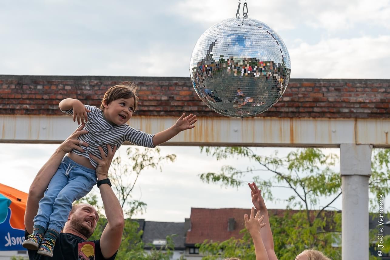 Mobiele discobol party act event