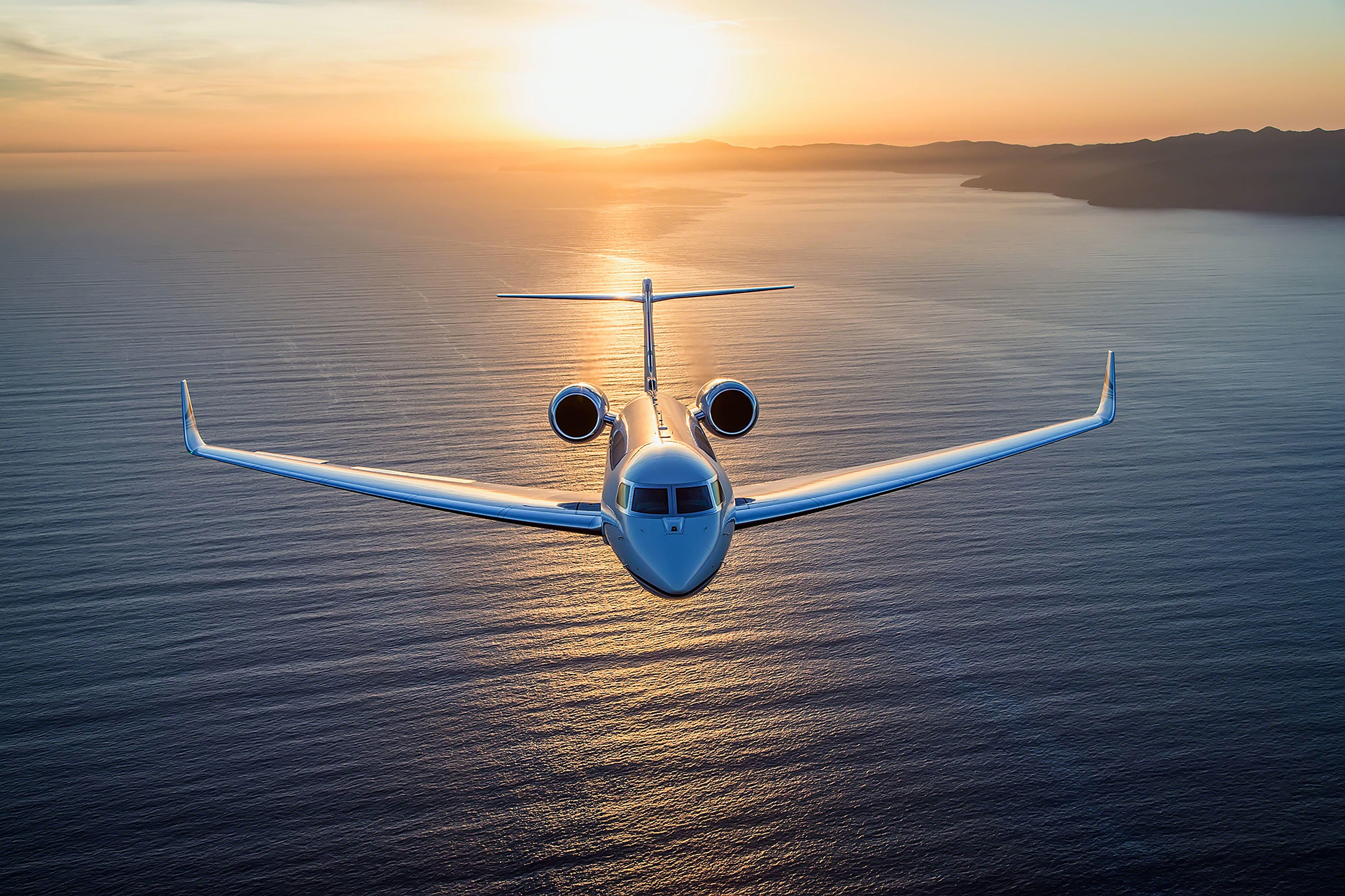 Dynamic picture of a cyclist riding downhill