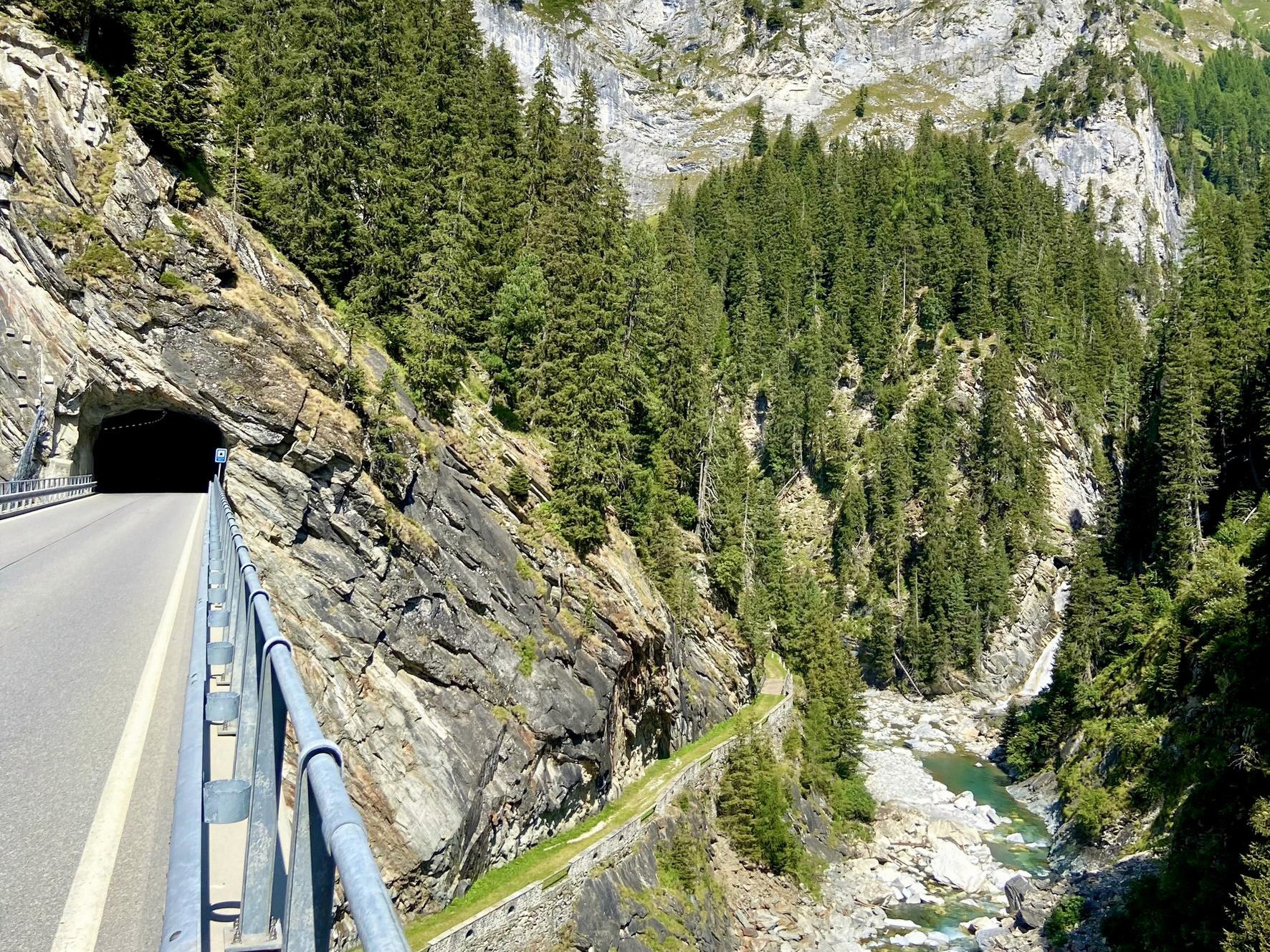 Mountain view during the descent from Juf to Thusis