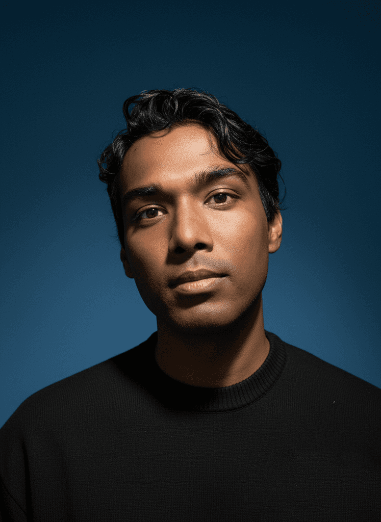 on the left side of the image there is a man wearing a blue jacket and smiling into the camera, on the right side is a women wearing glasses wearing a brown jacket, they are the founders of the company luminous labs and are introducing themselves to you