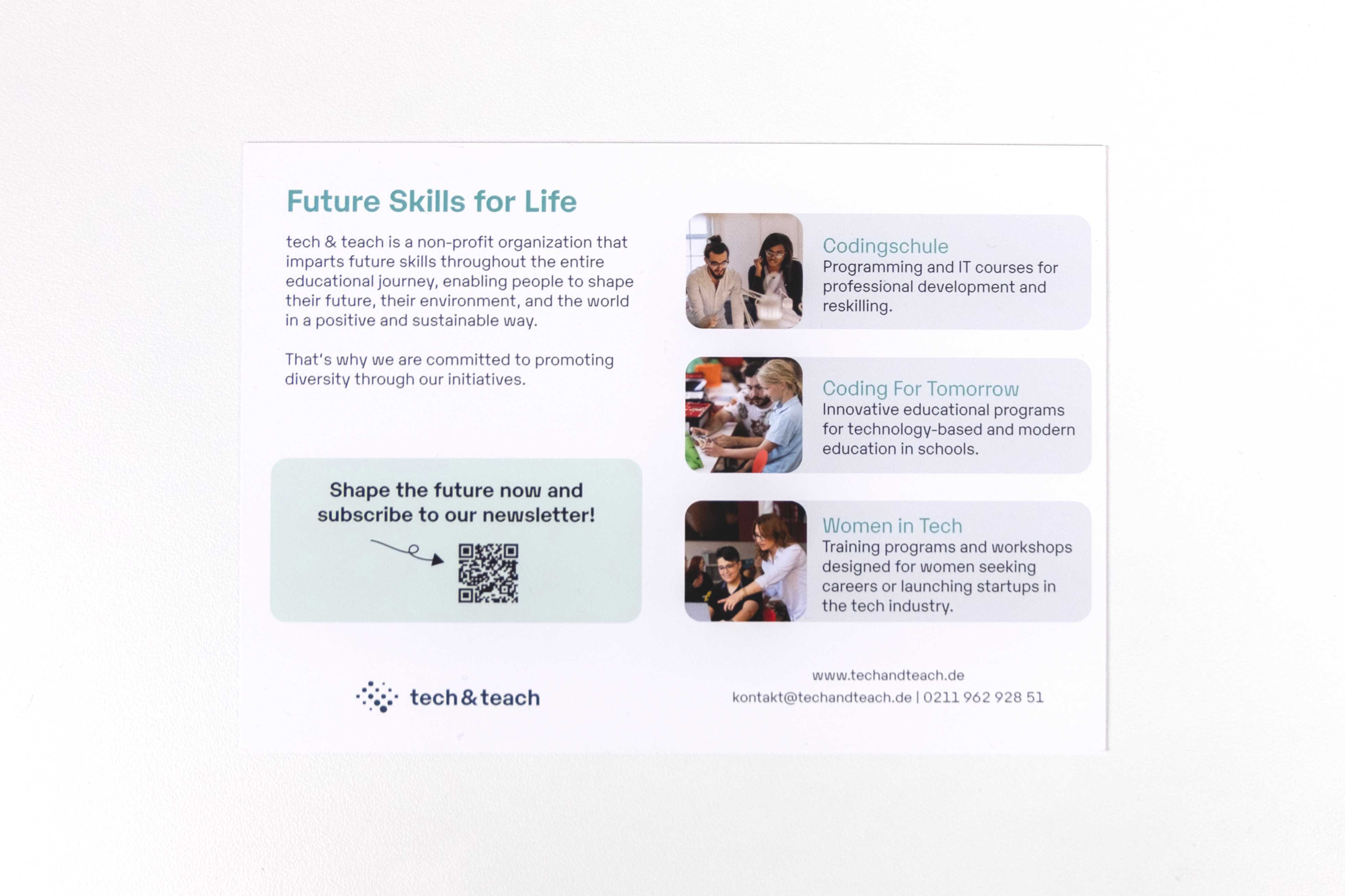 Postkarte "We empower DiversITy" Rückseite Vogelperspektive