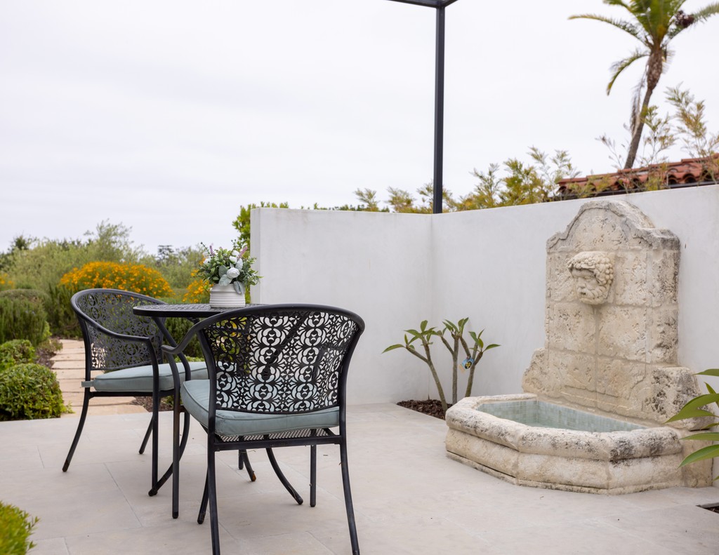 Image of modern living room