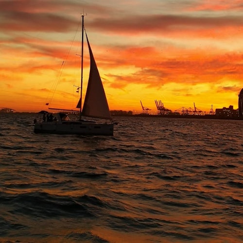 Mga tiket para sa Sunset Sailing Tour + Inumin sa Barcelona