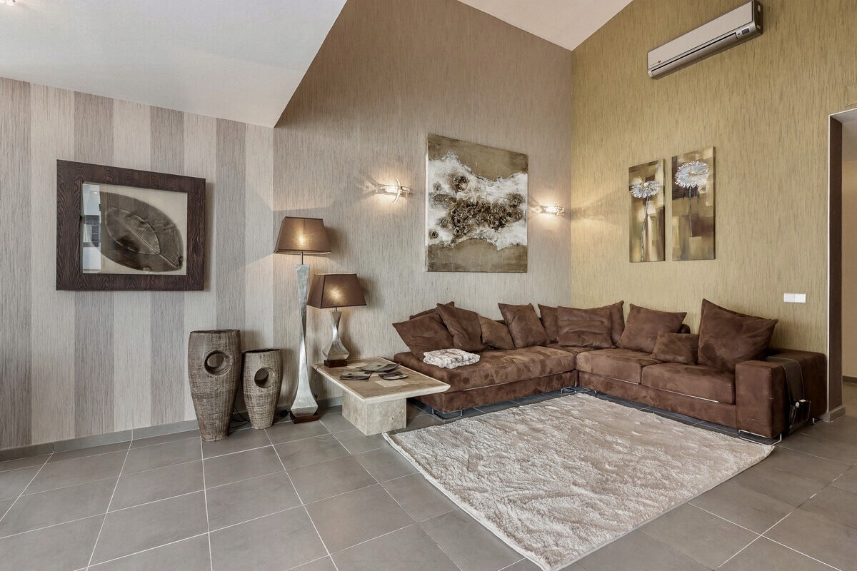 White Whale Photo 14