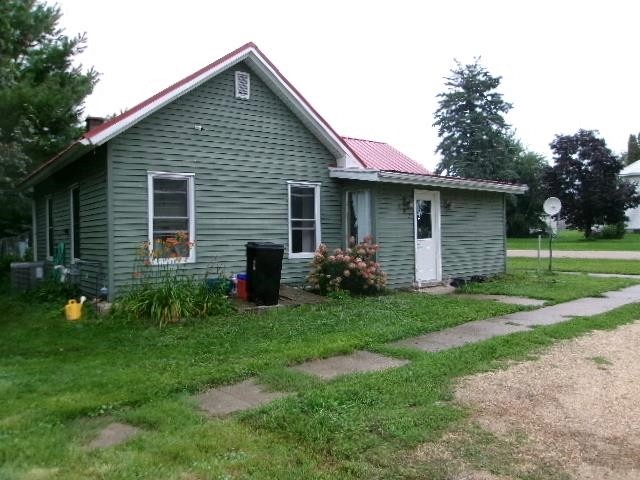 502 Blaine Street, Rewey, front photo