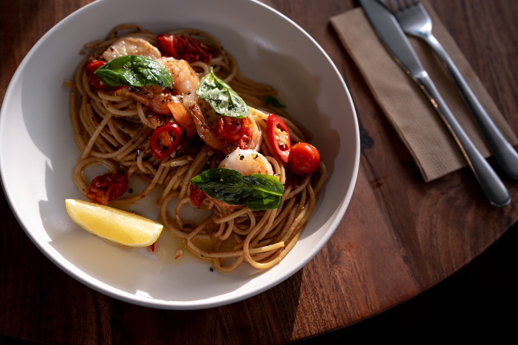 pasta, organic, yummy, cherry tomatoes, basil, prawns, seafood