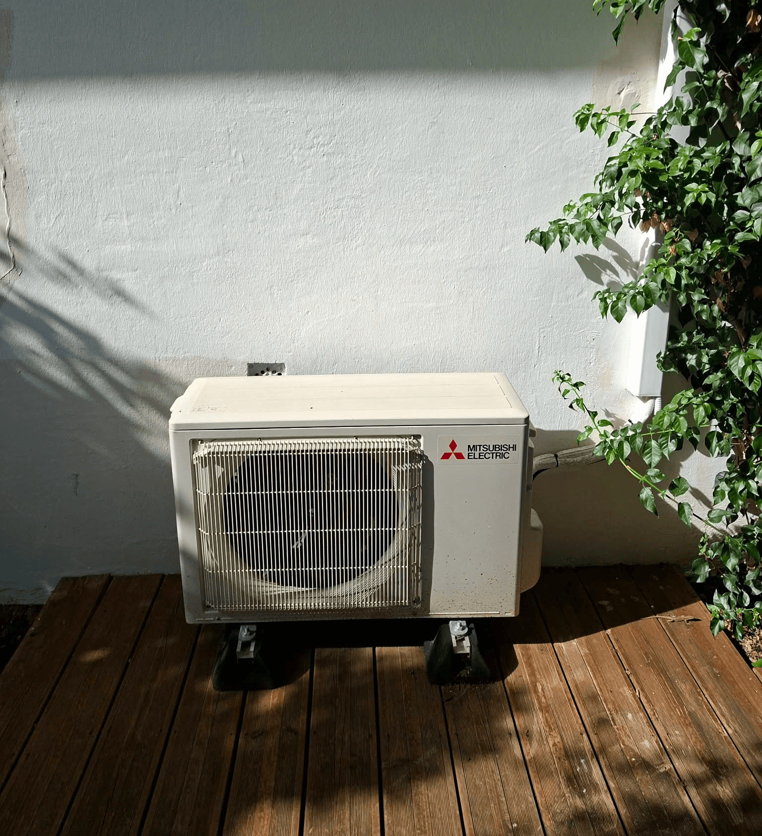 unité extérieure climatisation Mitsubishi