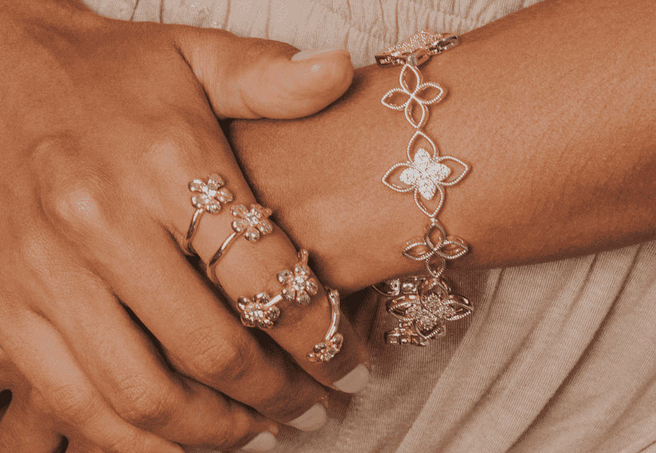 Natural stone, pearl, and crystal jewelry manufacturer.