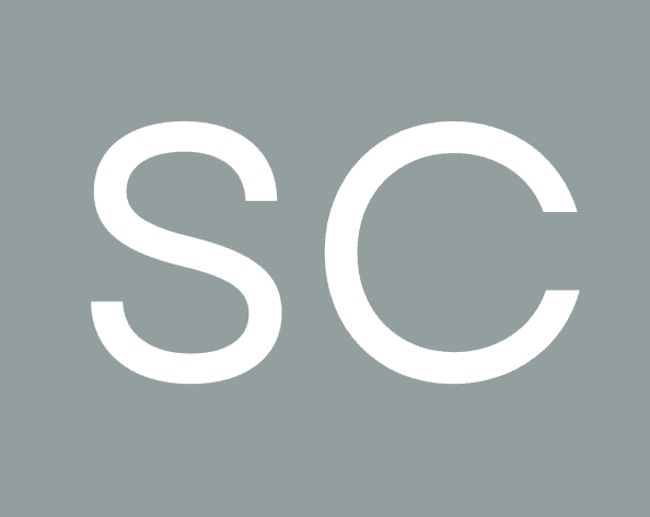 man wearing black shirt