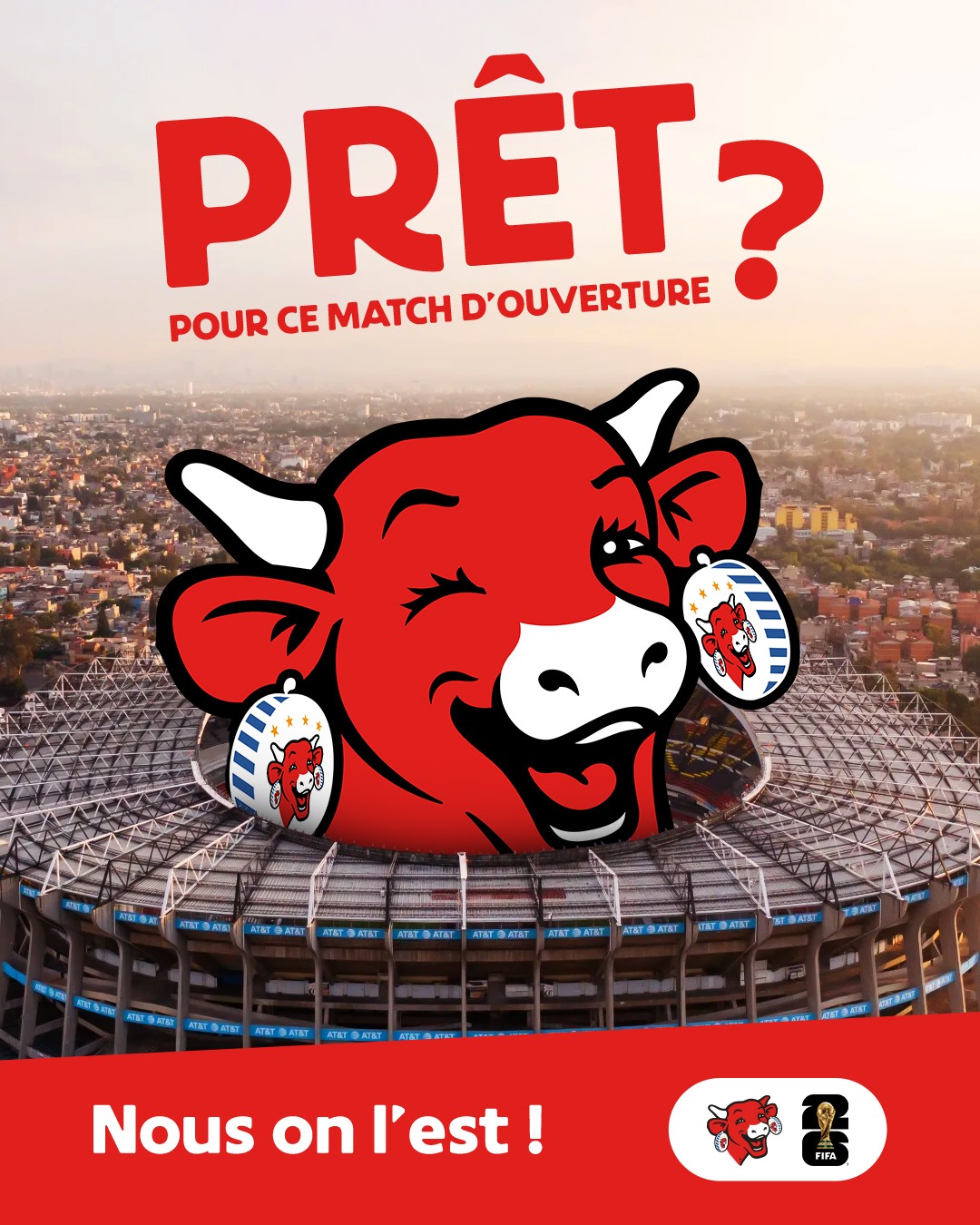 Exemple de post pour les réseaux sociaux du média musical TopLine, portant le titre 'CES SONS TROP SOUS-CÔTÉS'. L'image est une composition graphique audacieuse : au premier plan, une artiste ou influenceuse (vue dans les visuels précédents) portant un bonnet en fourrure noire et des bijoux dorés, posant de manière stylisée sur une voiture en extérieur. Le titre du contenu est en typographie percutante, en blanc et orange vif. En arrière-plan, un graphique blanc minimaliste en forme de barres de son vient illustrer le thème. Le post est destiné à générer de l'engagement et du contenu sur le rap/musique urbaine pour les réseaux sociaux de TopLine, démontrant l'expertise de Nux-Studio en graphisme et stratégie de contenu social.