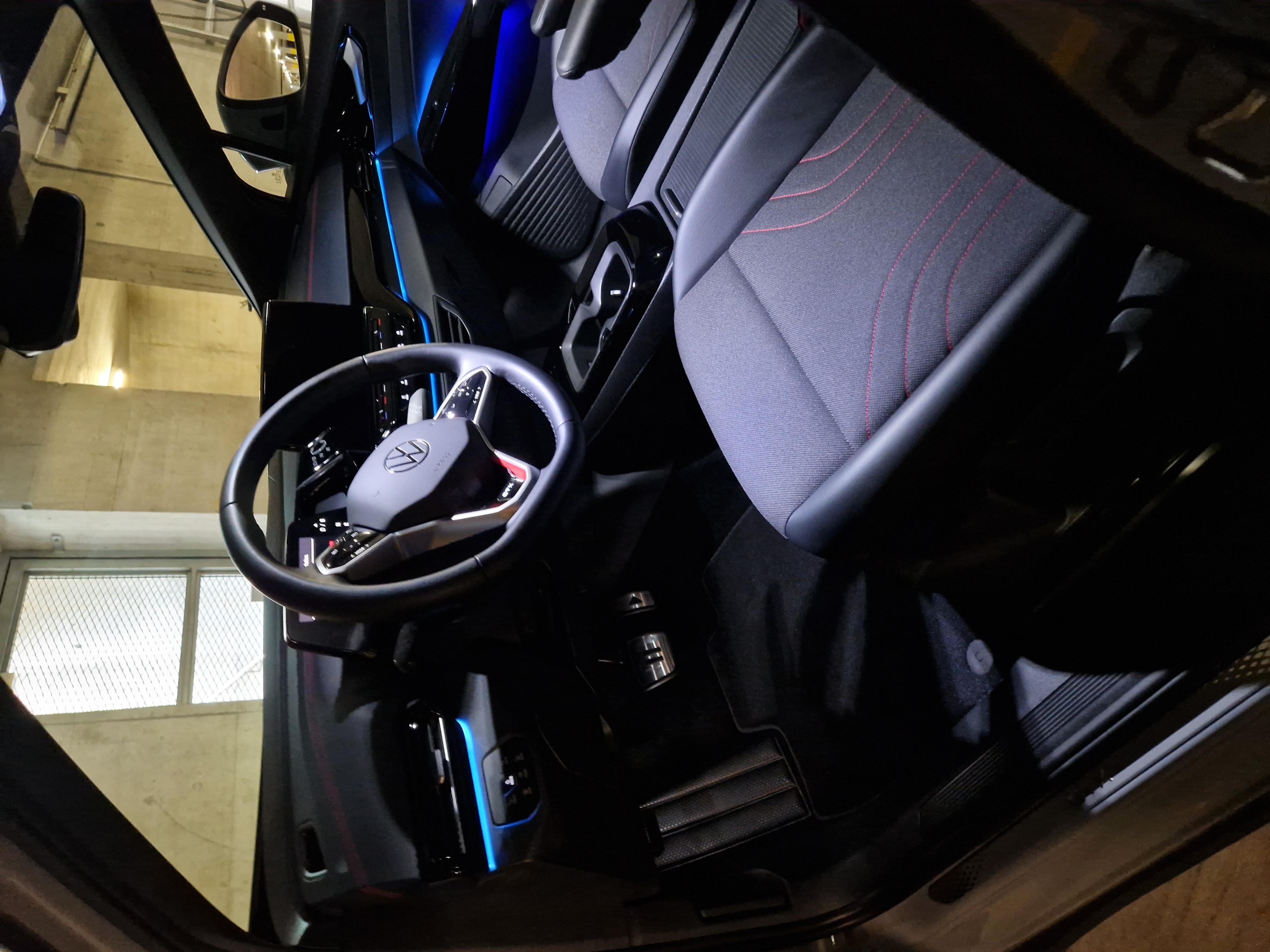 Frisch gereinigte Polster und Sitze – Ergebnis einer gründlichen Autoreinigung Innenraum