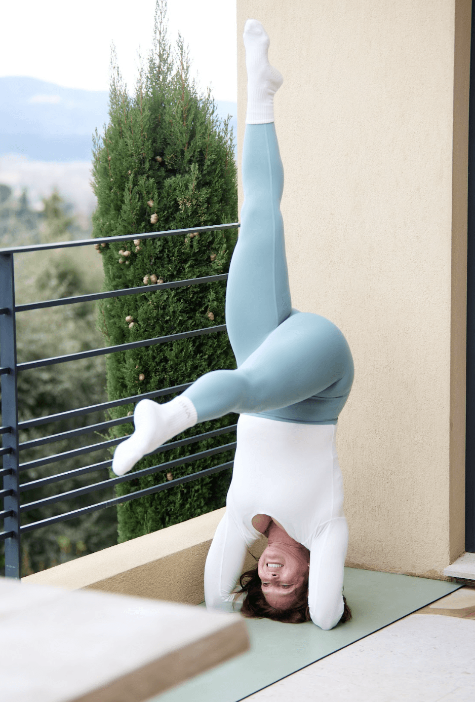 bba studio marie legault anouk equilibre challenge headstand
