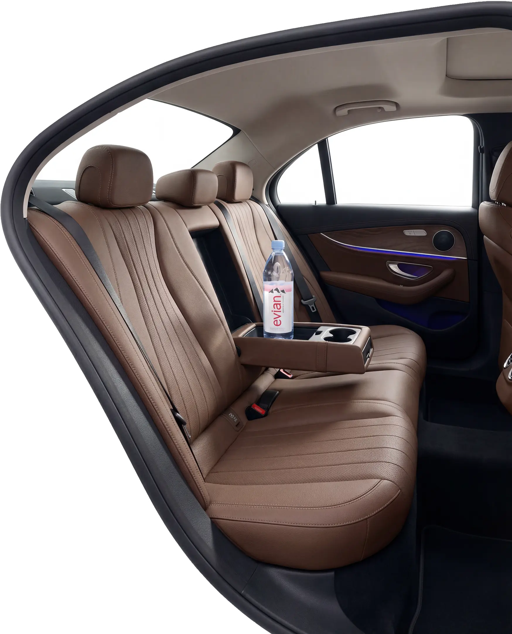 Service à bord VIP avec rafraîchissements et intérieur cuir premium en VTC