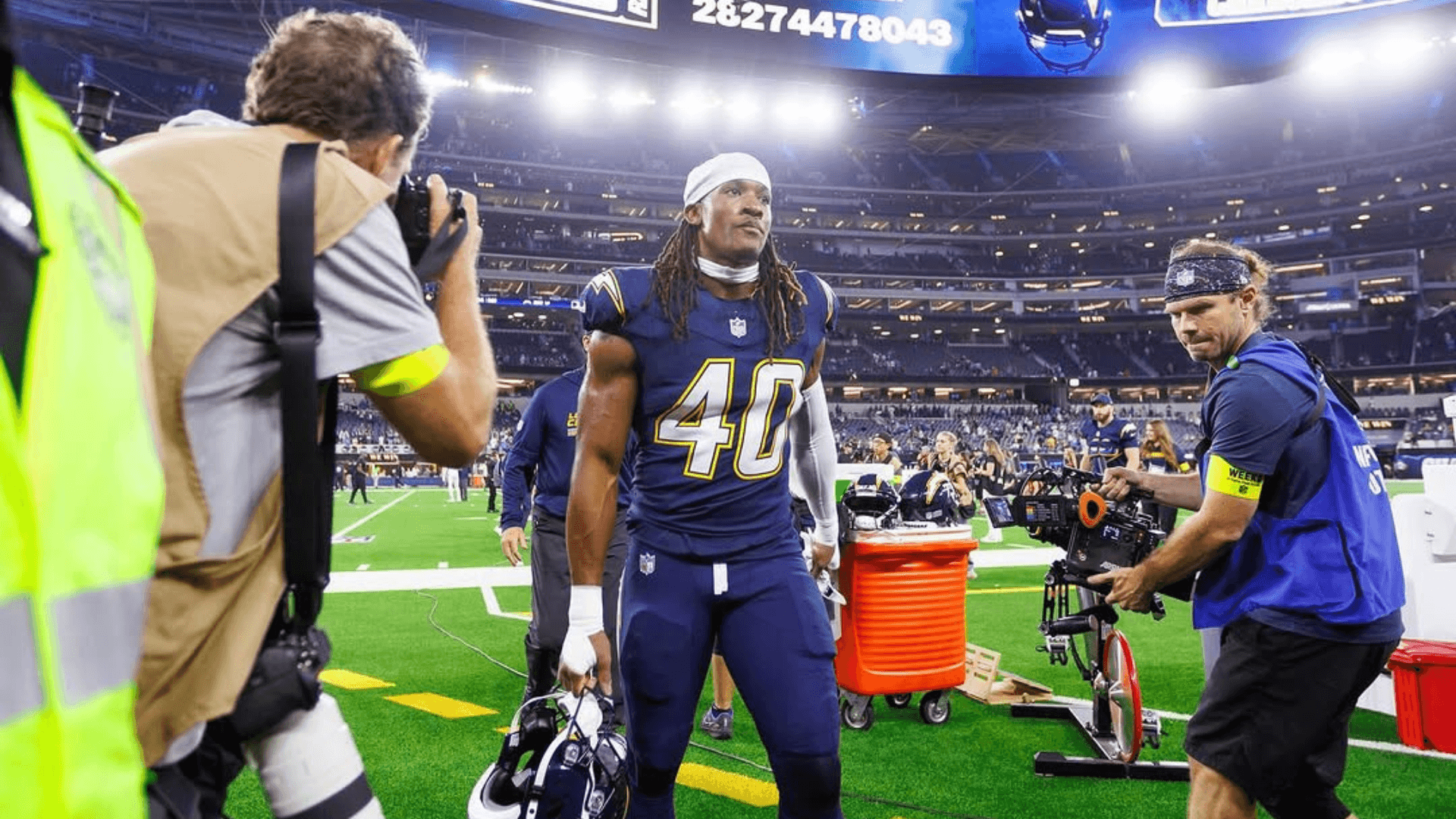 kendall williamson walking off football field