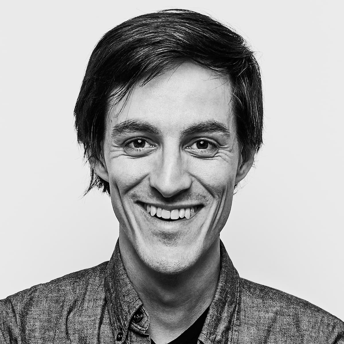 Headshot of Ben Weeks photographed by Luis Mora