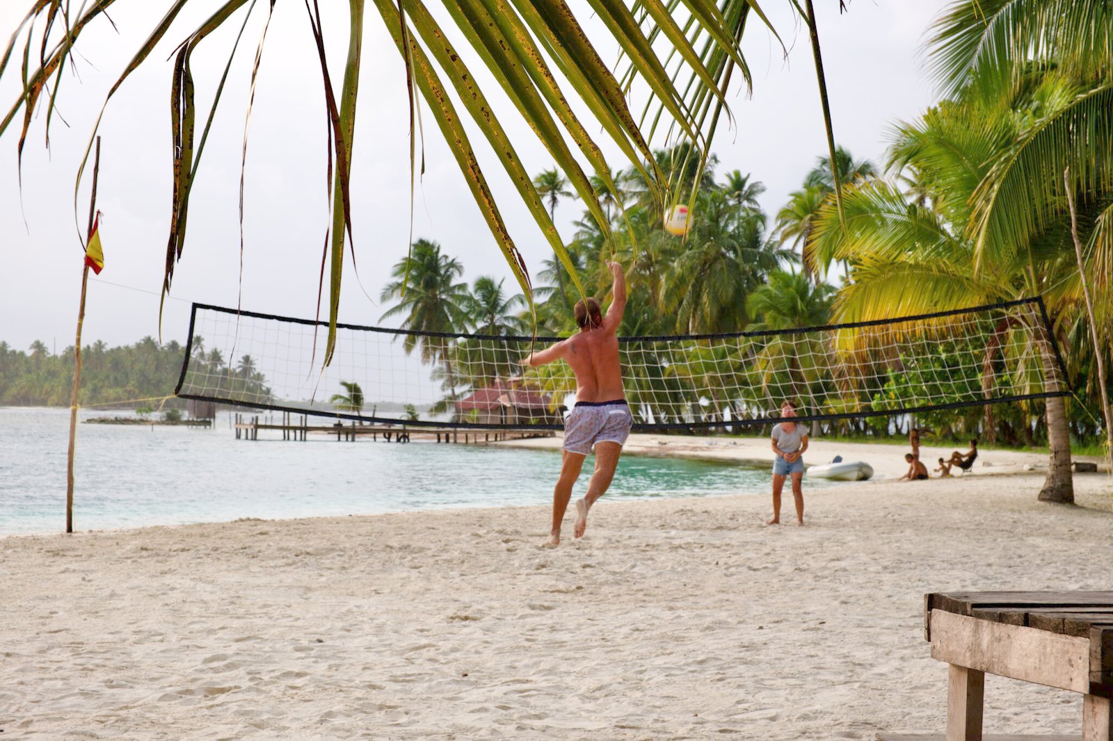 At Nomad Sailors you can use the paddleboards and kayaks to explore the hundreds of tiny, empty islands.