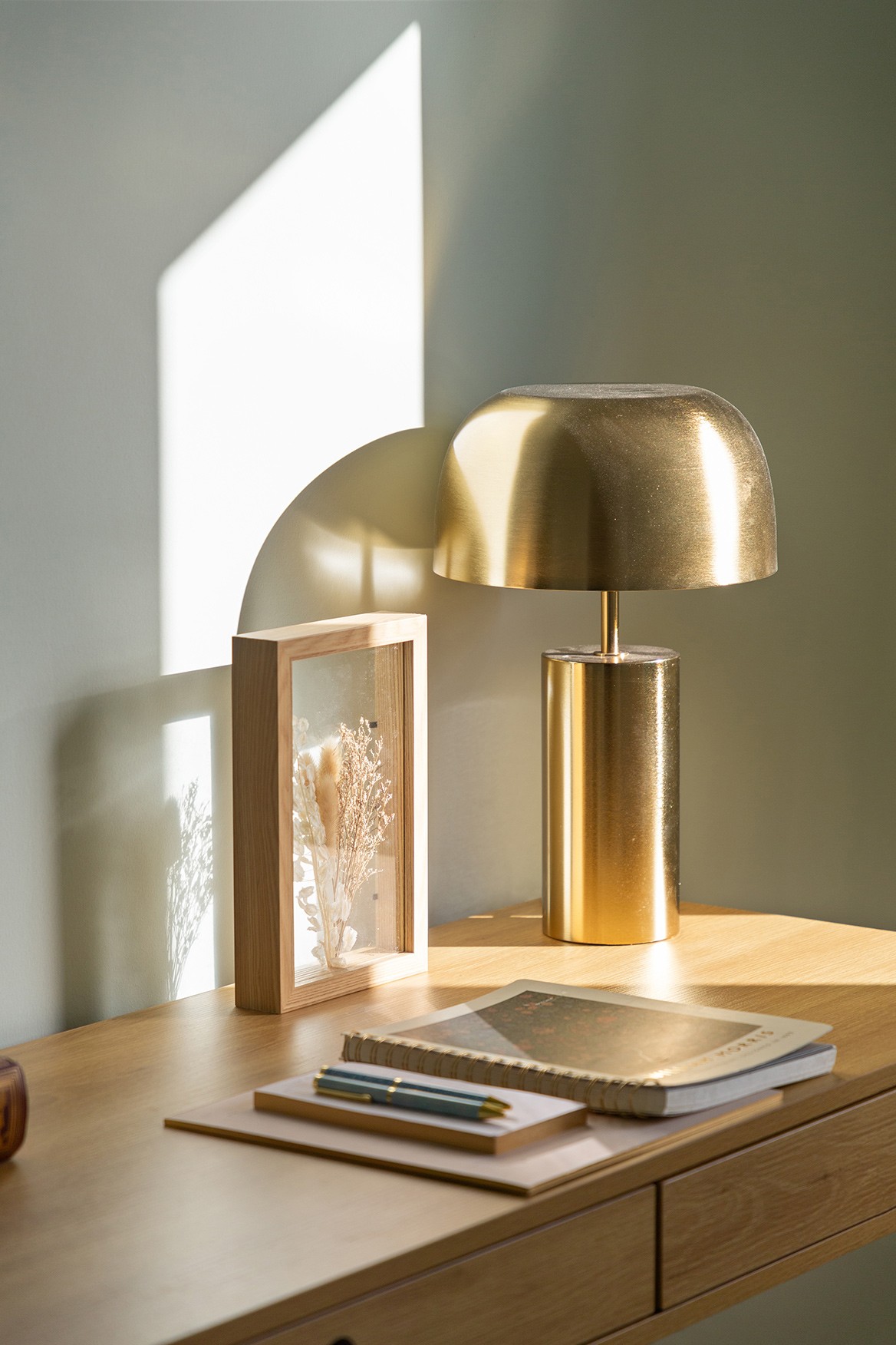 Lamp | Lorrin Lodge | Rathnew Co Wicklow
