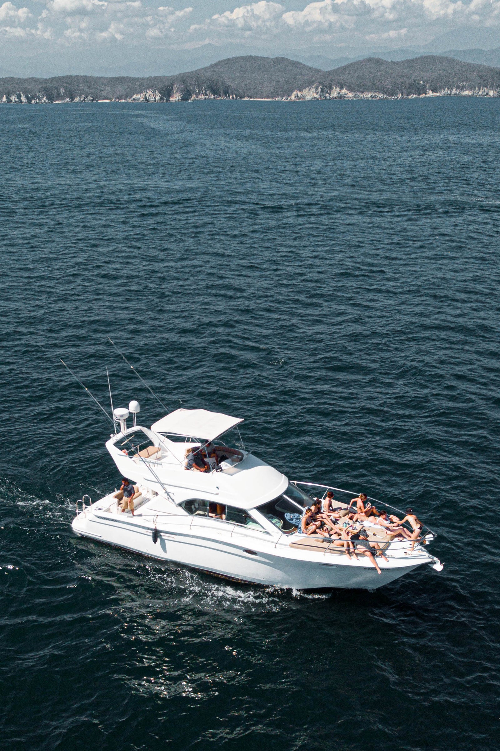 Fotografía de despedida de soltera  en un yate en Puerto Escondido