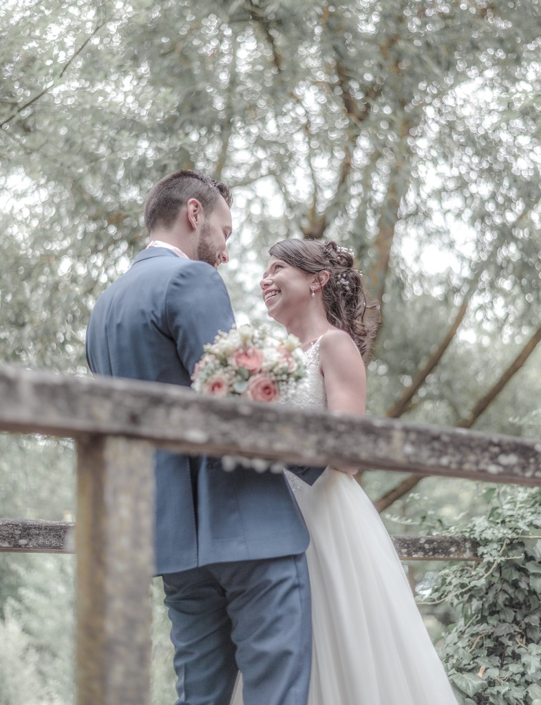 Album photo de luxe — French wedding photographer Paris — luxury wedding book France — Maison Elion — relique photographique rare — fragment intemporel — rituel artistique — photographe mariage haut de gamme — Seine-et-Marne 77 — album mariage bespoke sur mesure — timeless photography France — image symbolique — luxury French wedding photography