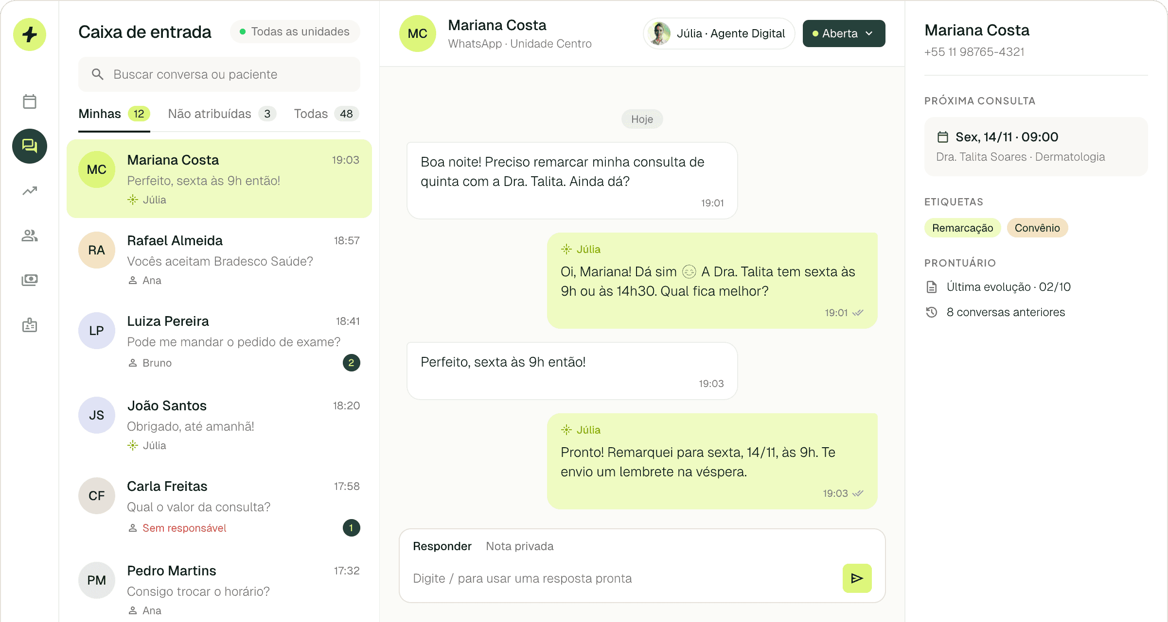 Caixa de entrada da Central de Conversas com a Júlia atendendo uma paciente