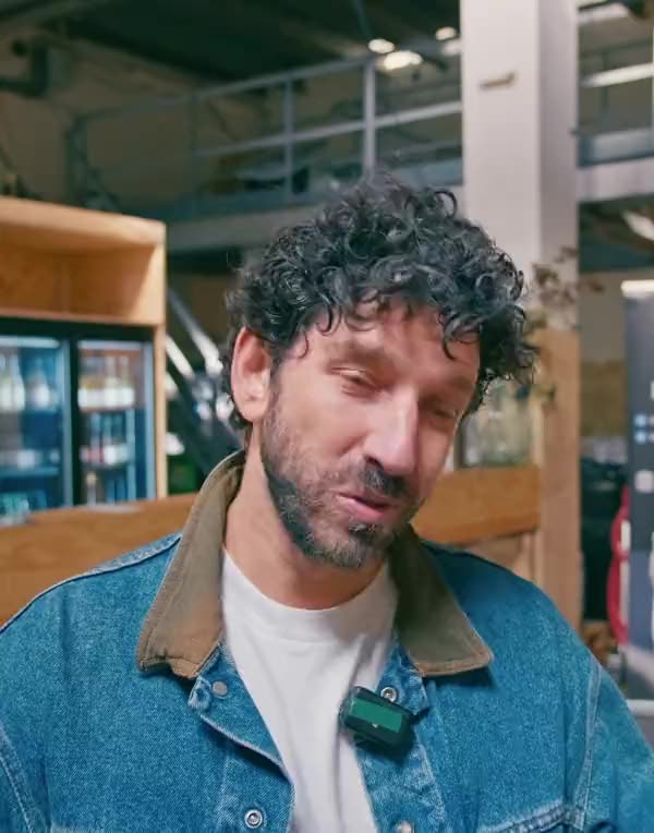 Ilan Molcho talking to the camera at an event