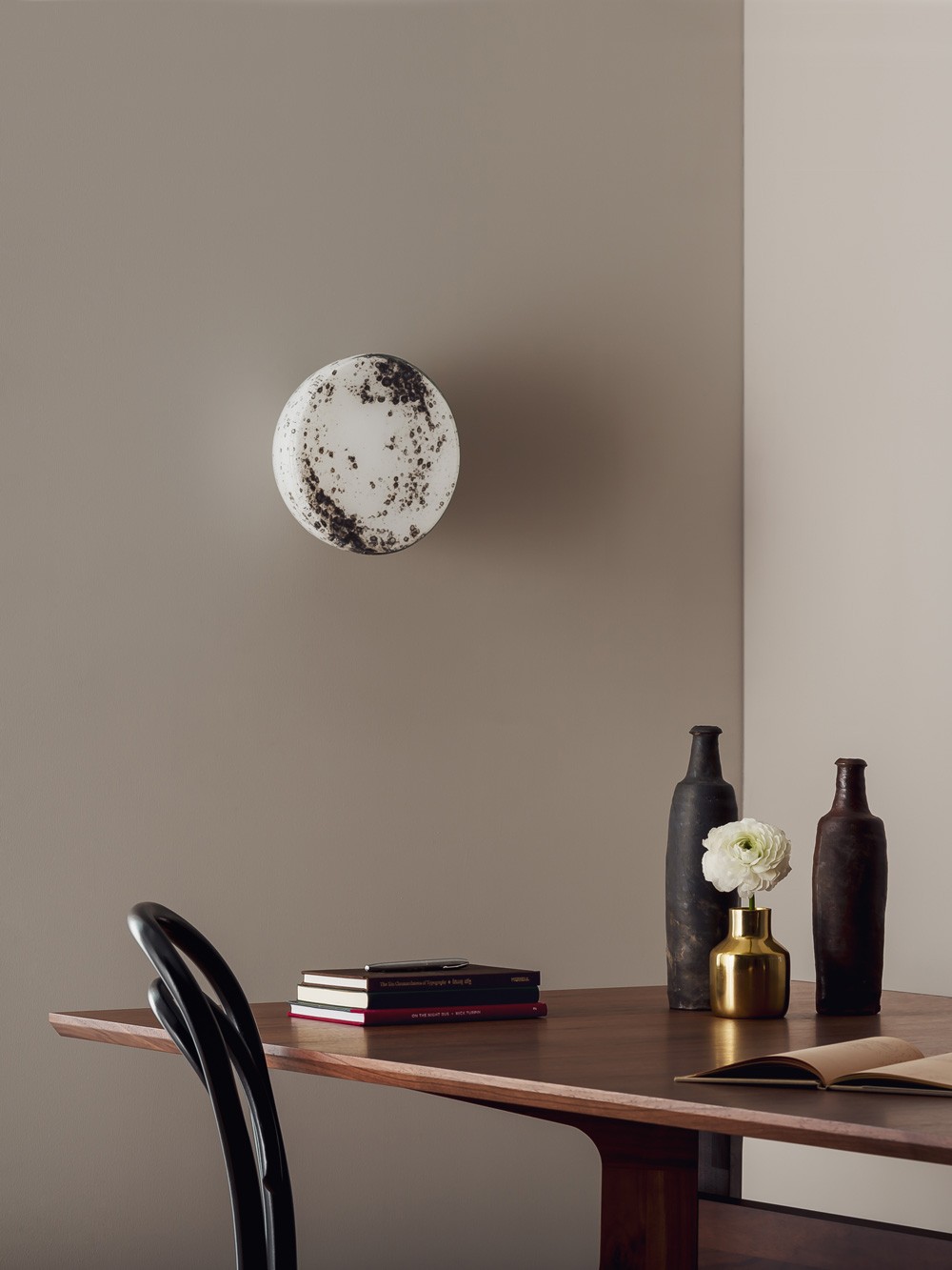 Orla wall light large – flat-faced glass with volcanic frit patterning