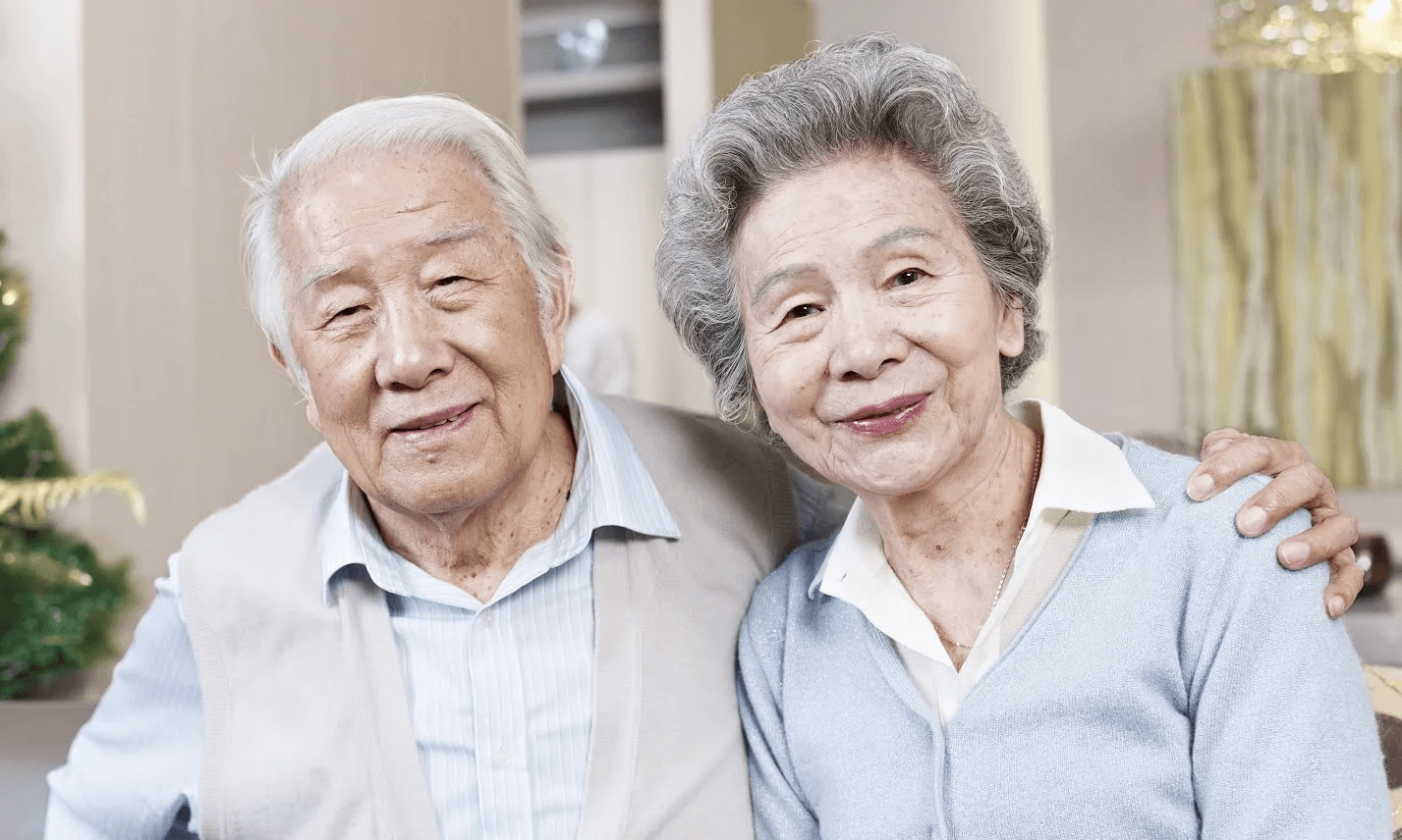 elder people needs dentures
