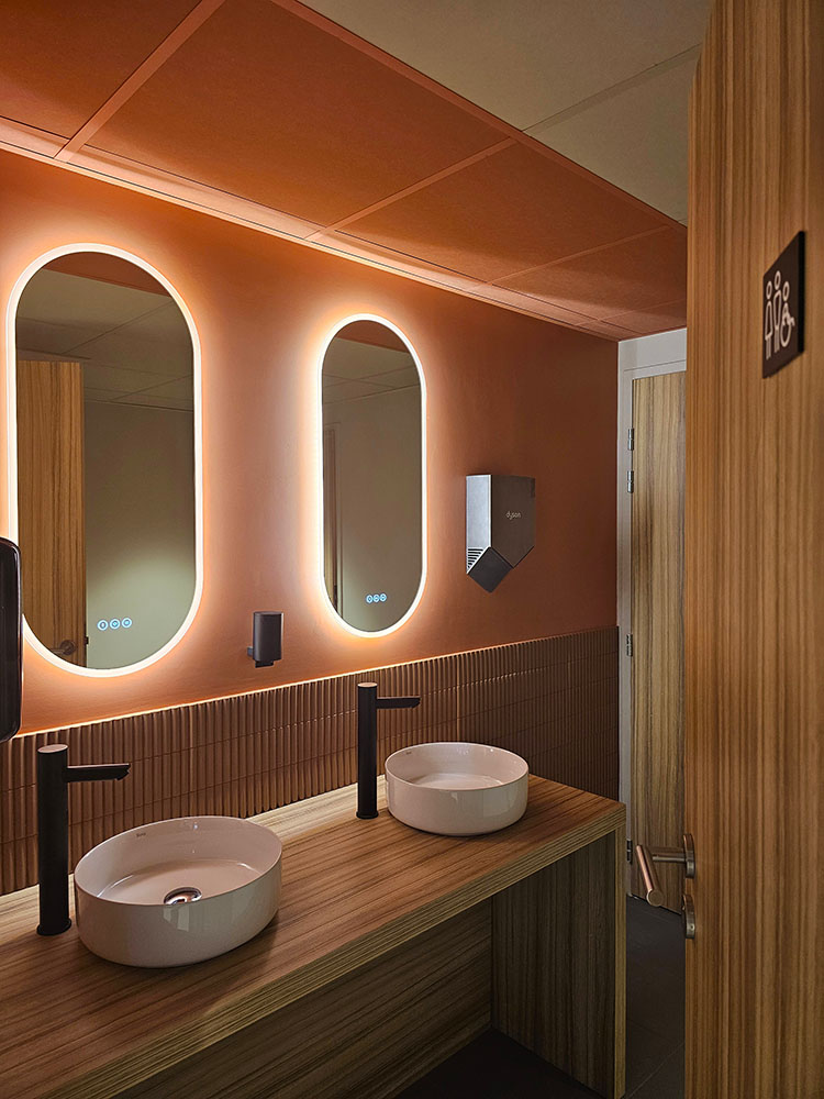 Toilettes espace de travail