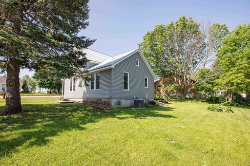 Photo 9 of 210 E Walnut Street, Dodgeville