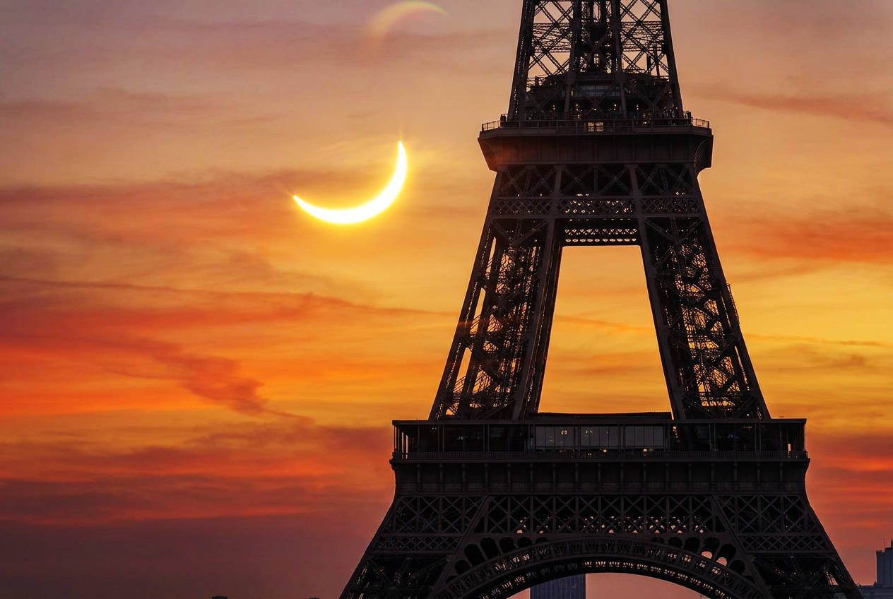 Solar eclipse over Paris, Eiffel tower