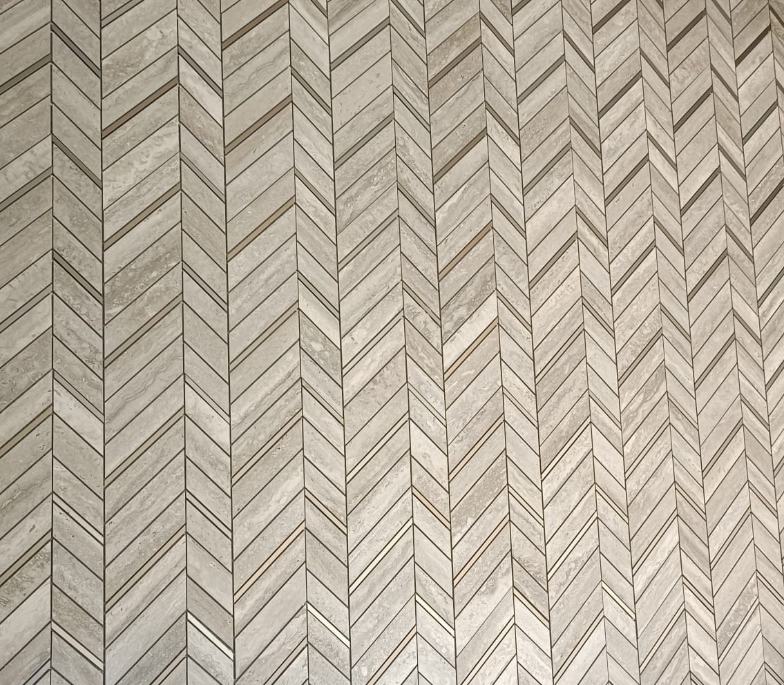Modern banyo seramik döşeme uygulaması