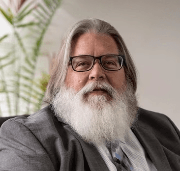 man wearing black shirt