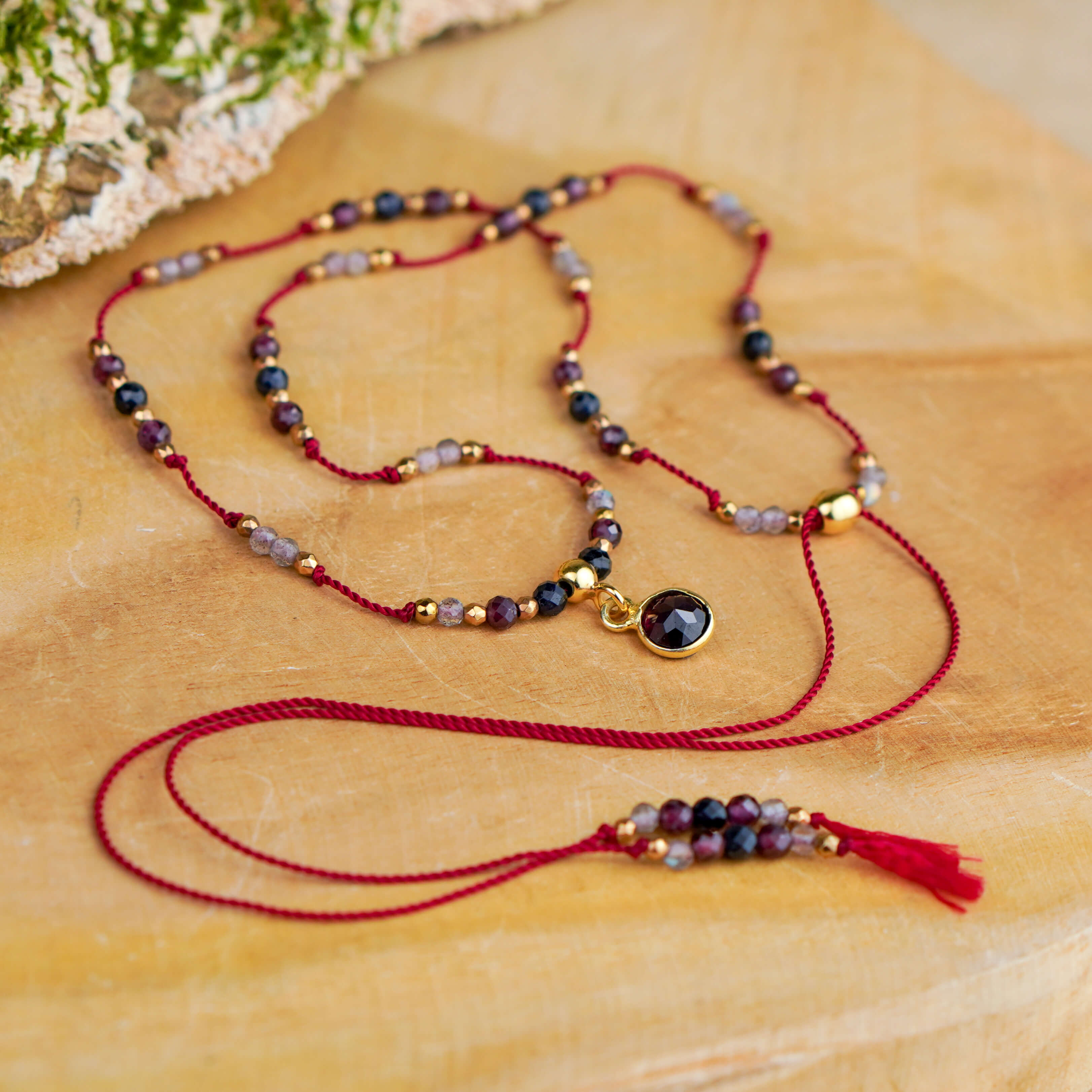 Ręcznie robiony naszyjnik z kamieni naturalnych granat szafir labradoryt