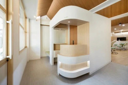 BW Design Centre 是一支擁有16年豐富經驗的專業設計團隊,我們專注於社區設計,致力打造更好社區環境。我們的服務涵蓋多個領域,包括醫療安老、教育空間、NGO非牟利組織、藝術設計、宗教團體、社區美化,以及環保ESG項目。我們透過專業工程和設計方案,從初步概念到完整執行,提供一站式服務,幫助客戶提升品牌形象,實現空間轉型,優化您的社區空間!無論是改善社區設施或推動可持續發展,我們都以創新和實用為本,確保每個項目都帶來實質價值。