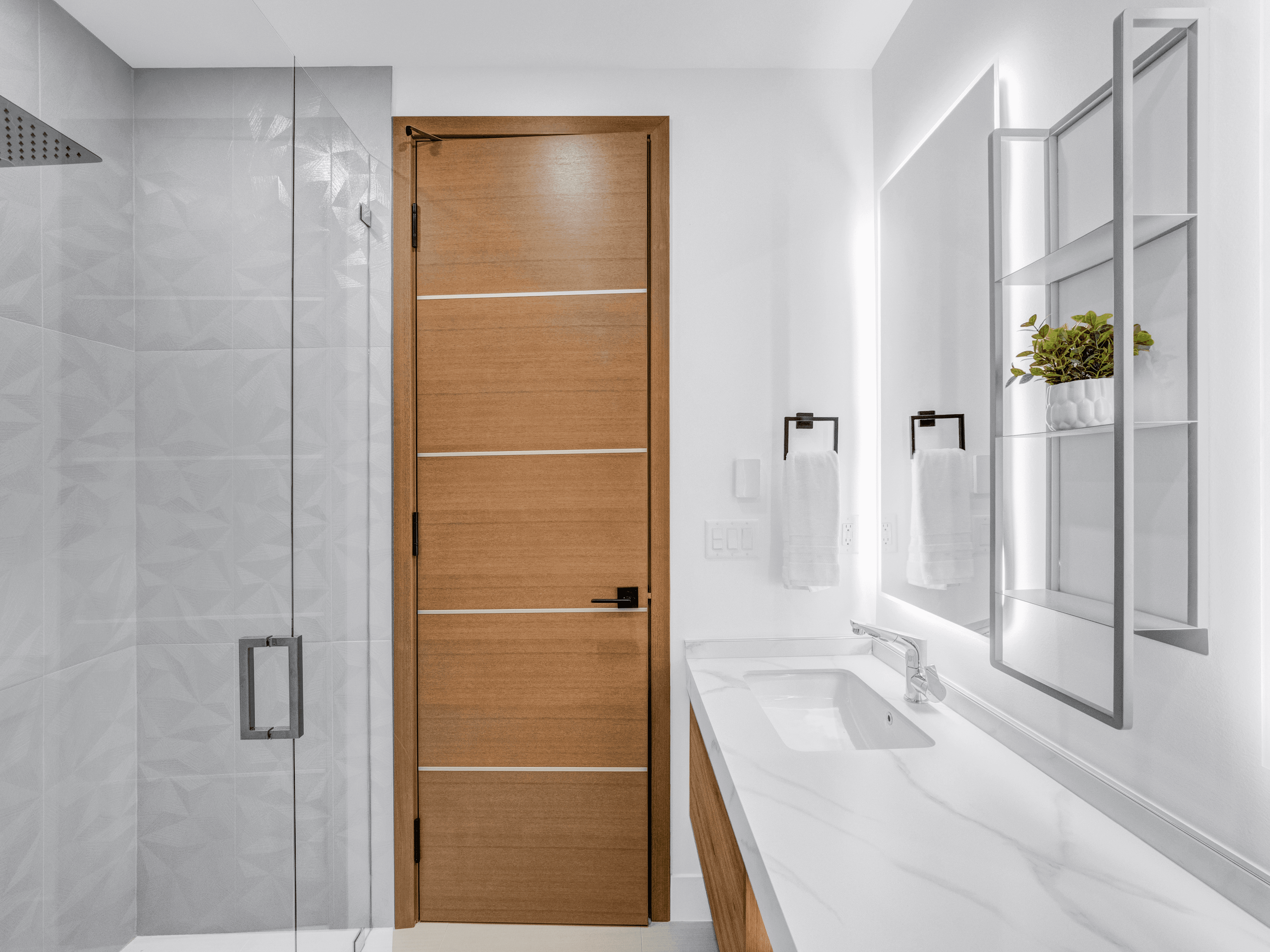 Guest ensuite bathroom at Beech Harmony