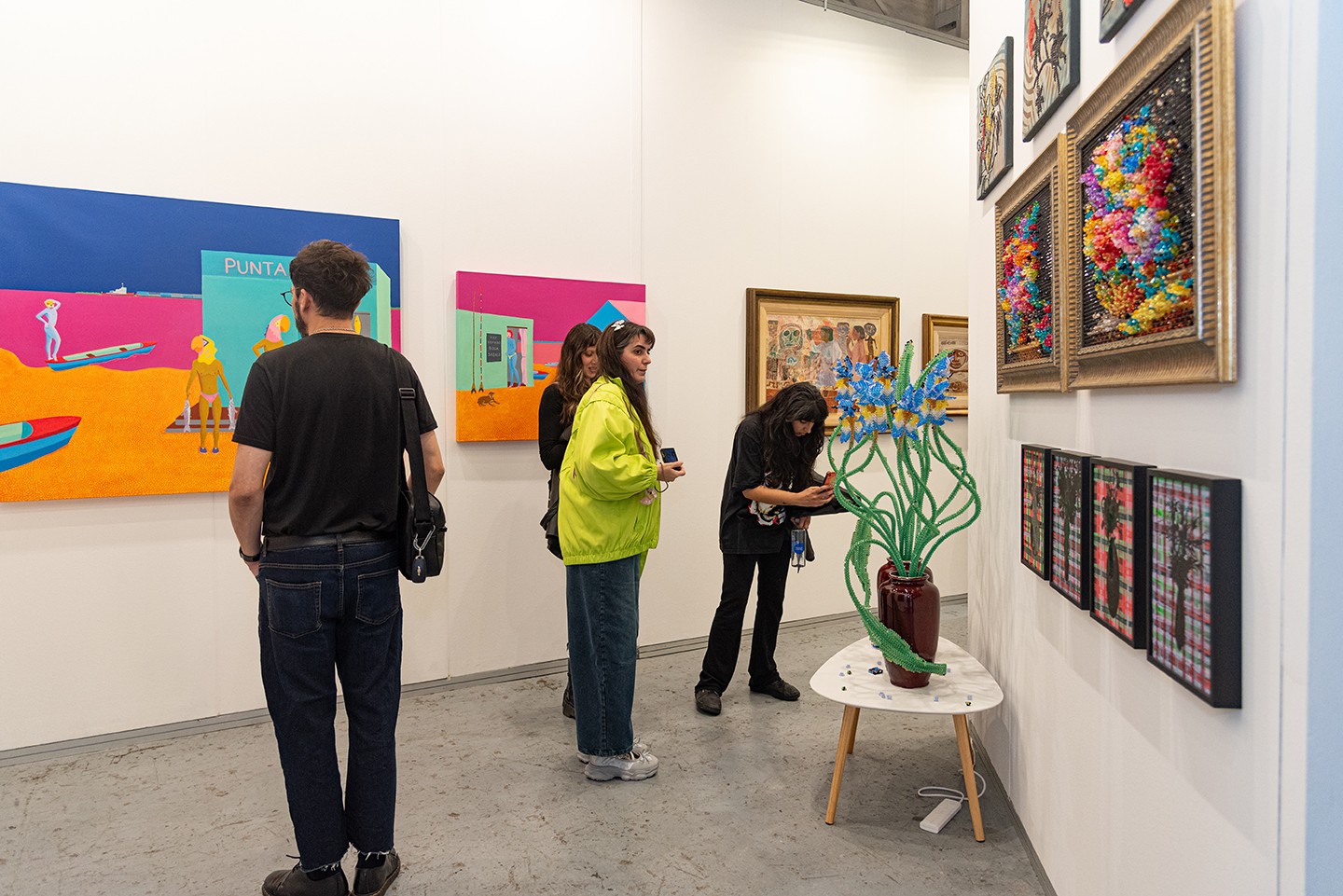 Diego Obligado Galería de Arte - Diego Vergara. Dibujos. Lo numinoso, Examen de conciencia y Los próximos. Pertenecientes al tríptico Estado de situación Grafito sobre papel - 70 x 50 cm. CU - 2024 