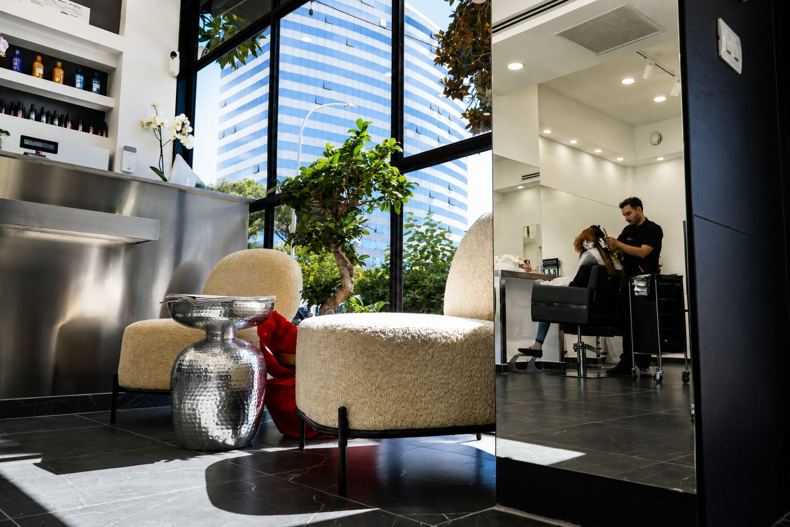 Toli Salon Eur Interior design