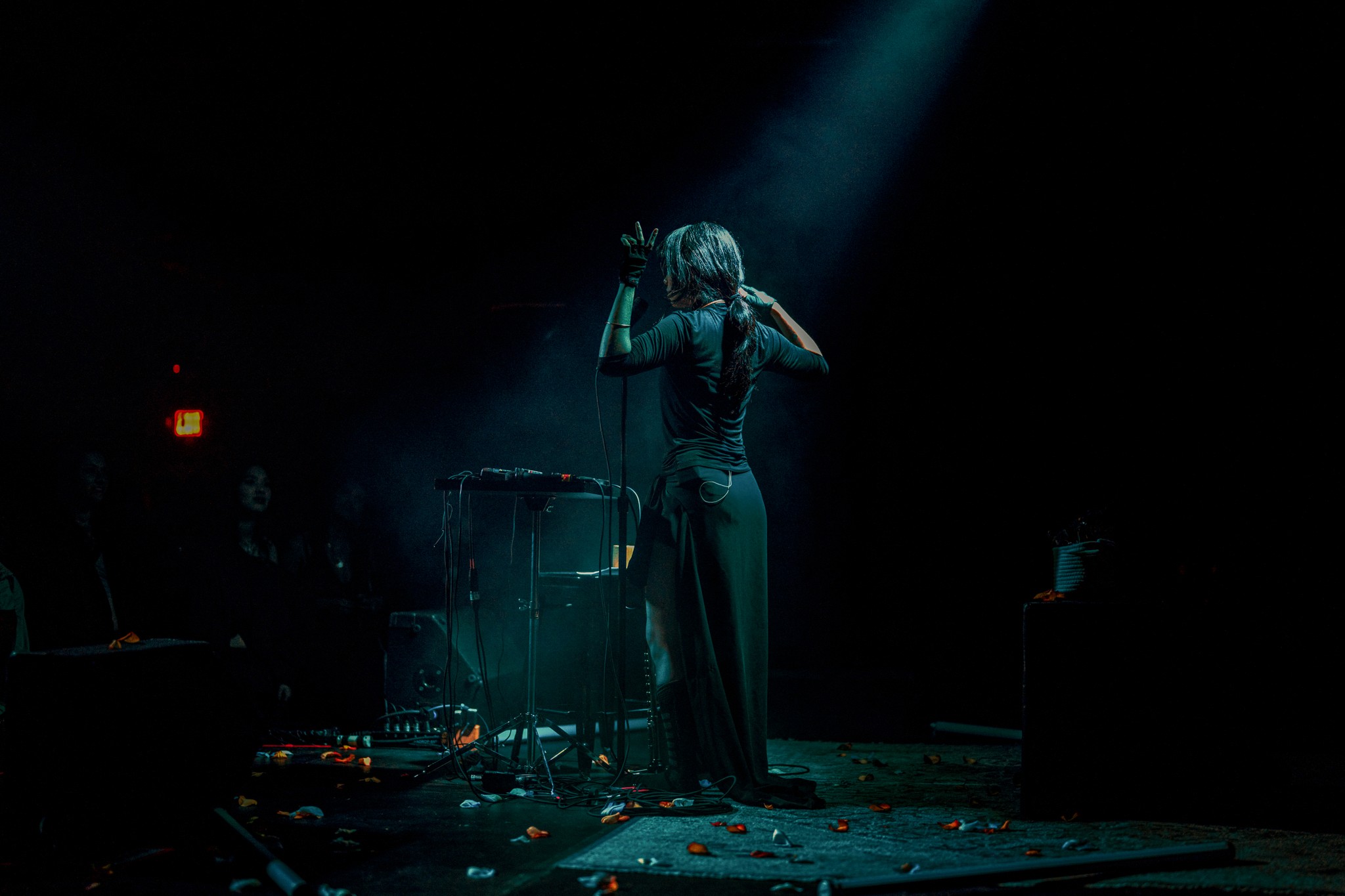 Forty5 presents female artist at turntable