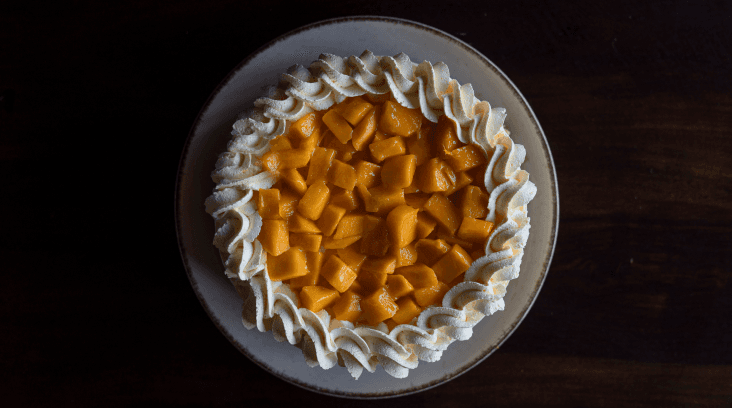 Mango Cake with Vanila Frosting 