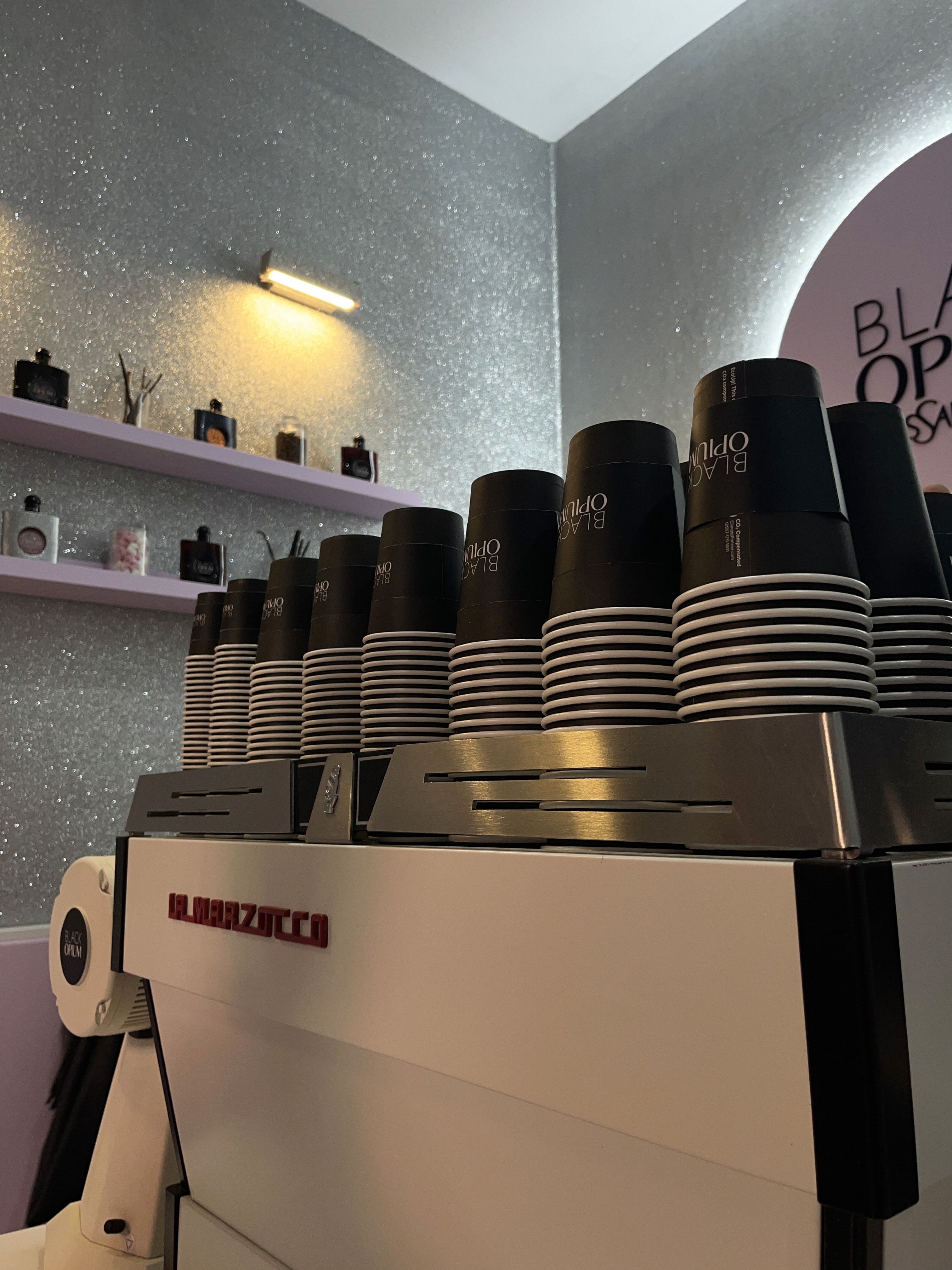 Cafeteria Yves Saint Laurent