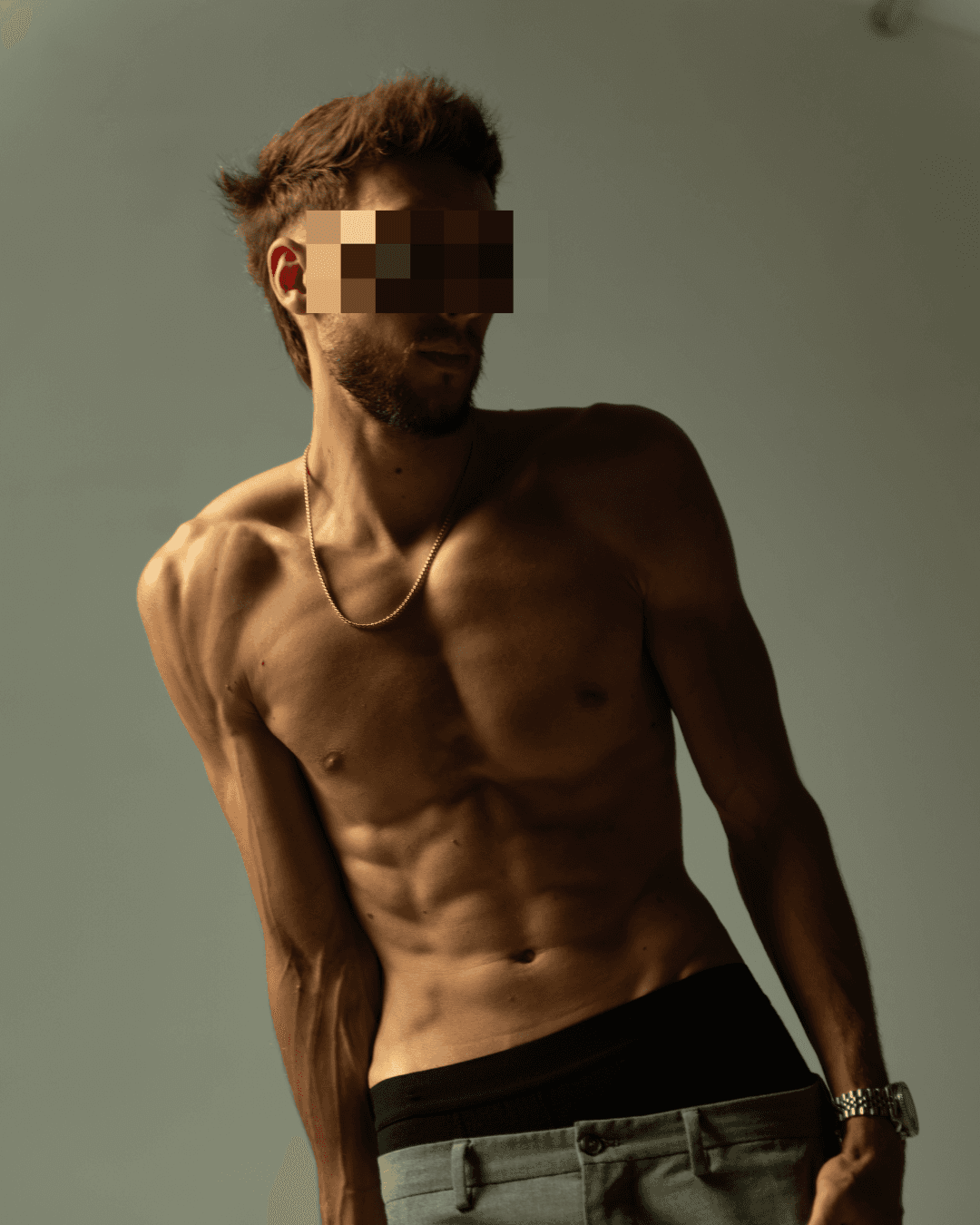 Standing portrait of Alex from AlexAndLou