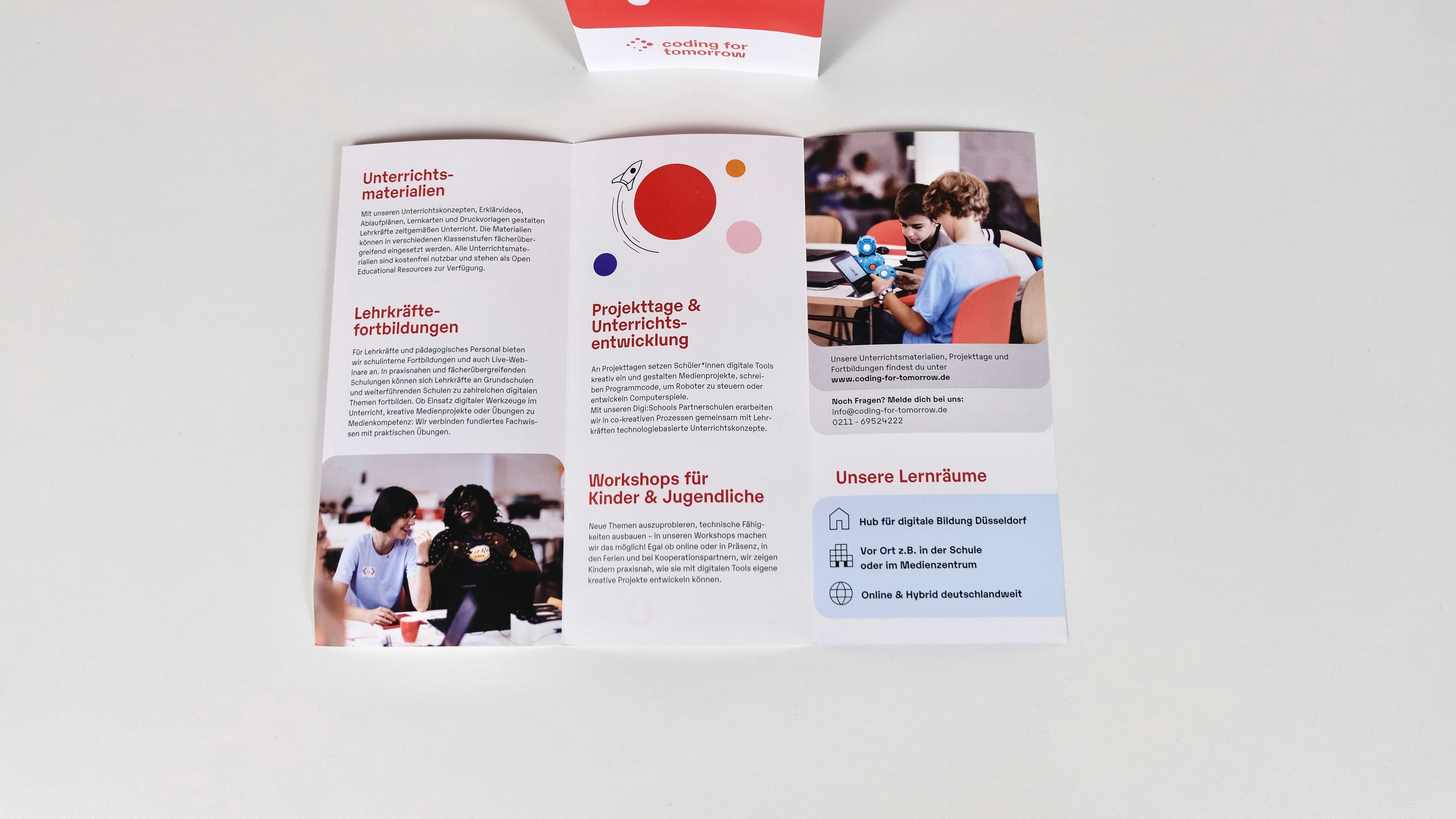 Flyer Coding For Tomorrow Vogelperspektive