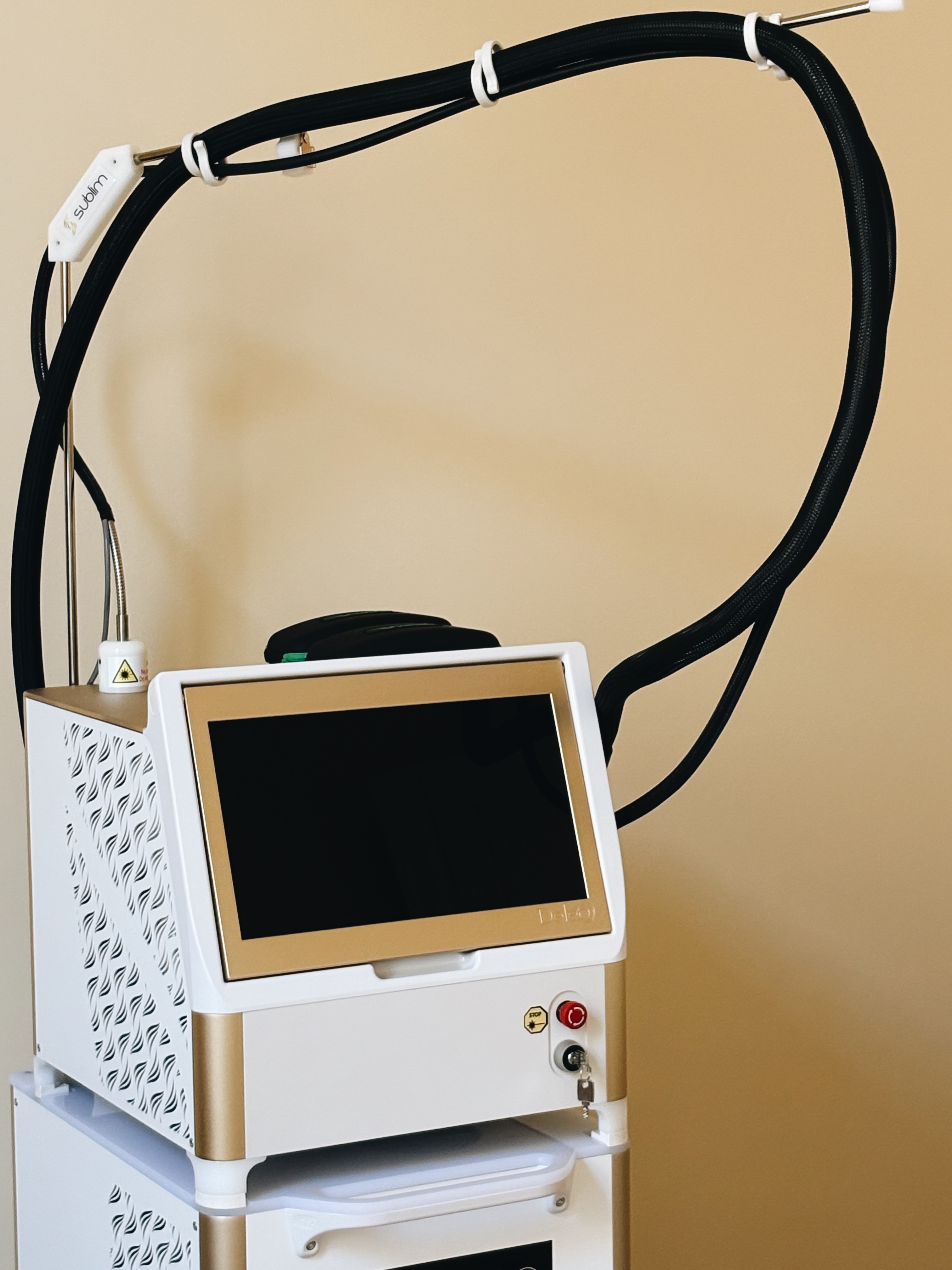 practitioner in aesthetic clinic consulting
