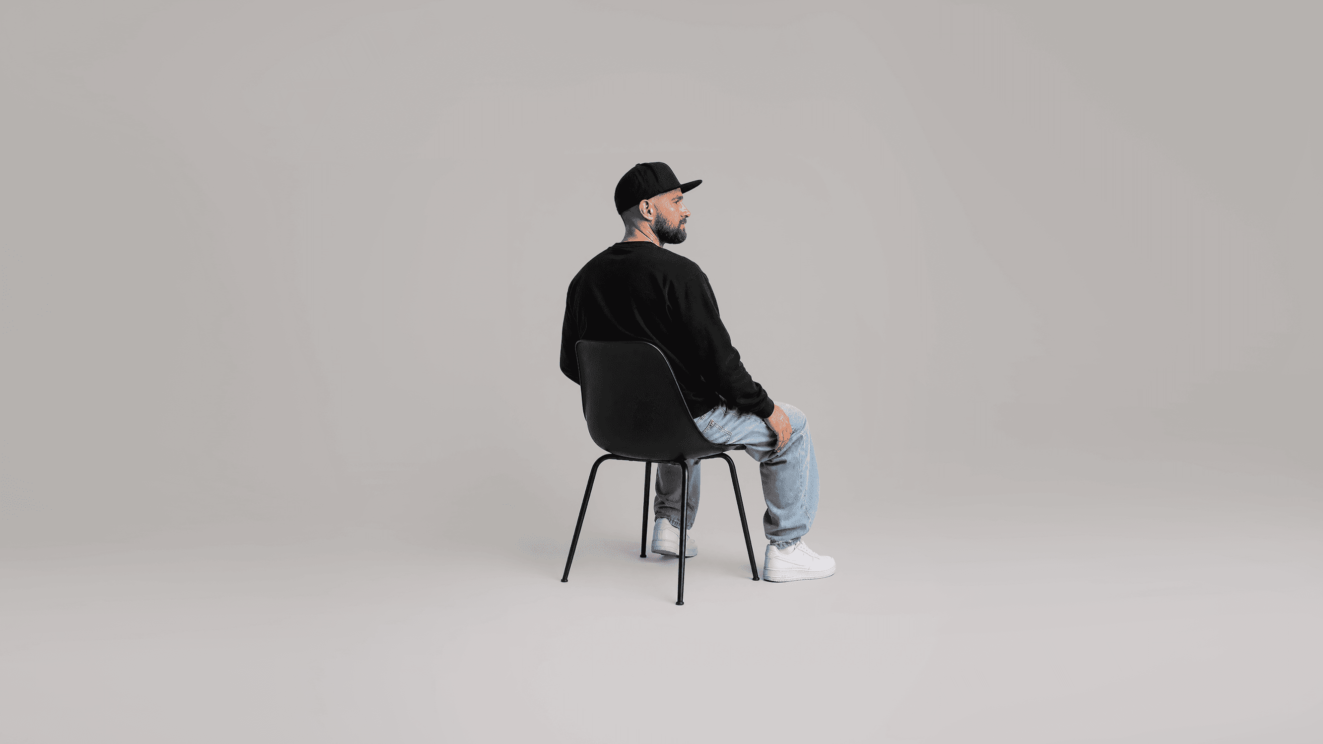 Background displaying photo portrait of Pawel Nosal.