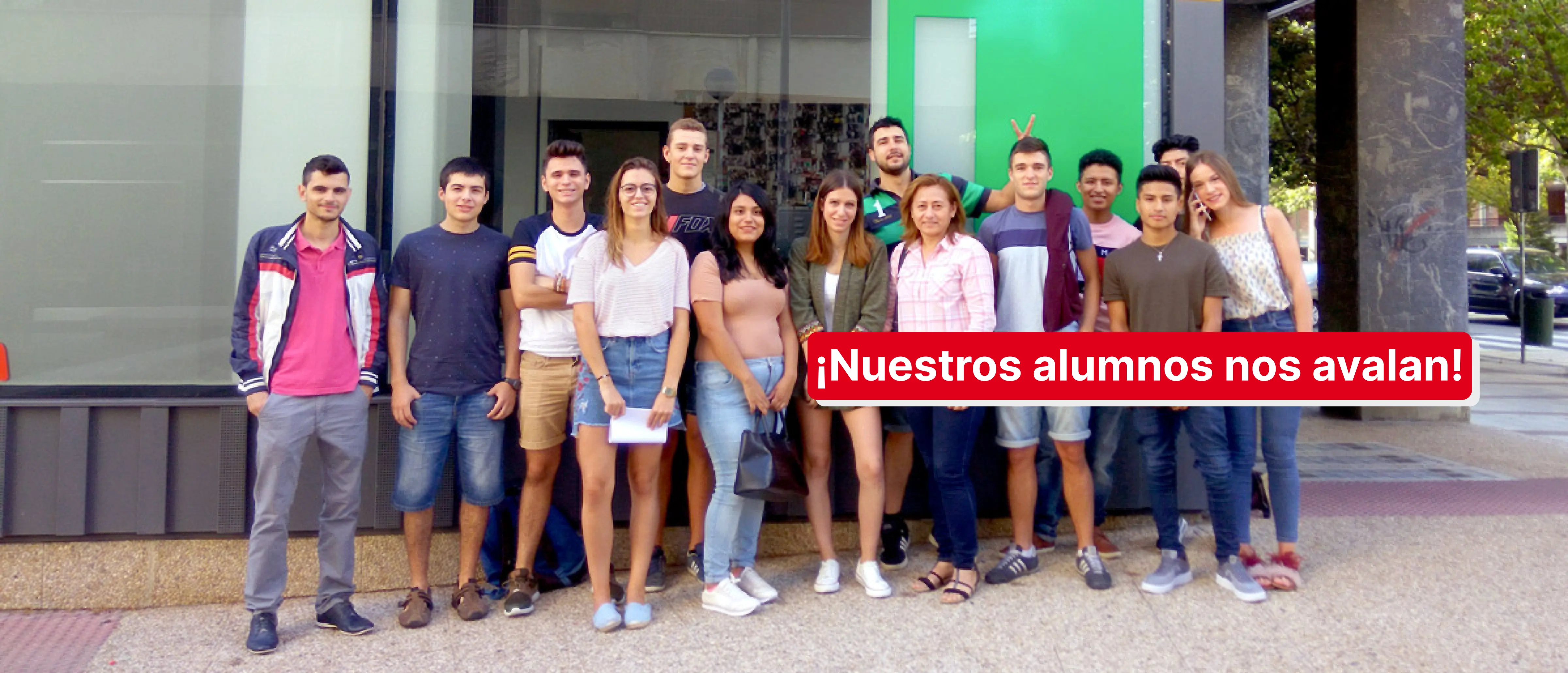 Somos una autoescuela en Pamplona que combina precios accesibles con los mejores resultados en el examen de conducir. Entre las autoescuelas Pamplona, destacamos por nuestra tasa de éxito en aprobados, facilitando el acceso a clases de calidad a precios competitivos, sin comprometer la efectividad de la enseñanza.