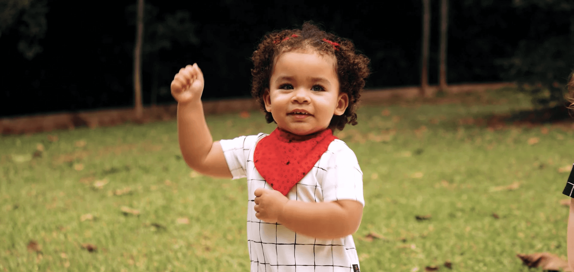 BB Básico editorial fashion portrait photography of a kid dancing